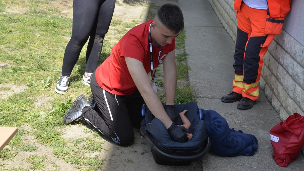 Training session on first aid and CPR techniques outdoors in Vásárosnamény, Hungary.